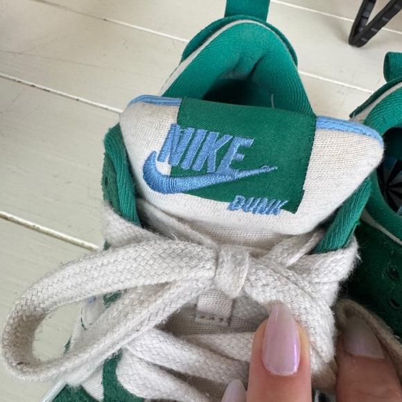 Nike  Dunk Low Disrupt 2 'Malachite'  Size 7.5 women's. Green and white Preowned - Picture 8 of 14